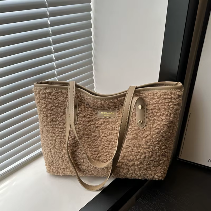 Sac à main souple grande capacité automne hiver sac à bandoulière femmes laine d'agneau sac fourre-t