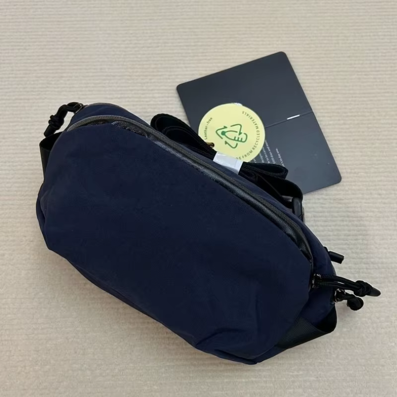 Sac de poitrine magnétique Venture Ready Sling 2.5L Explorer