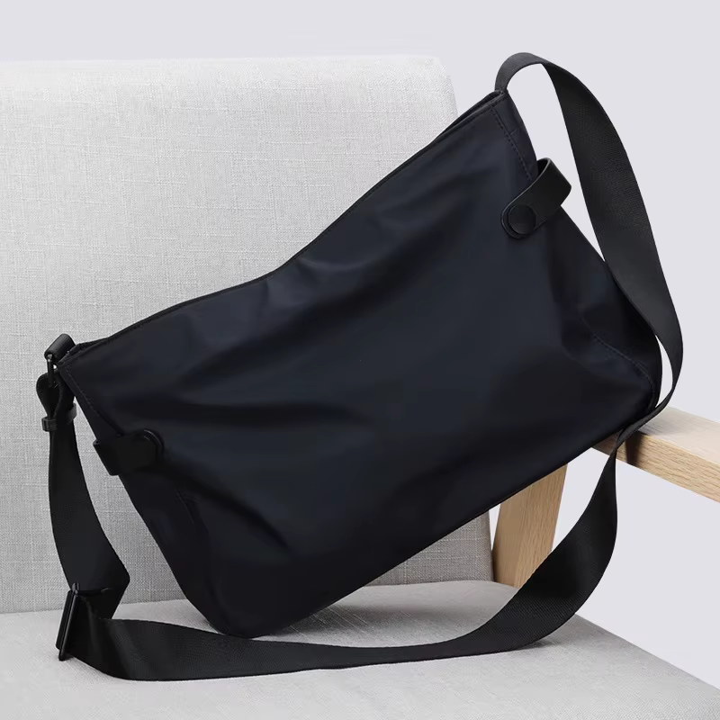 Homme décontracté grande capacité sac Menger léger simple épaule bandoulière Faion coréen Sle diagonale sac bolsas para hombre