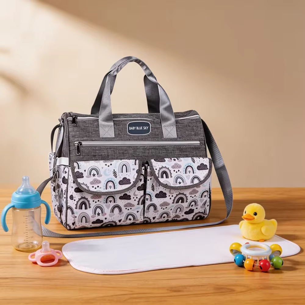 Nouveau sac à bandoulière tendance imprimé nuages pour maman ; Sac multifonctionnel grande capacité à porter en travers du corps pour mère et bébé ; Sac à langer de maternité portable pour les sorties