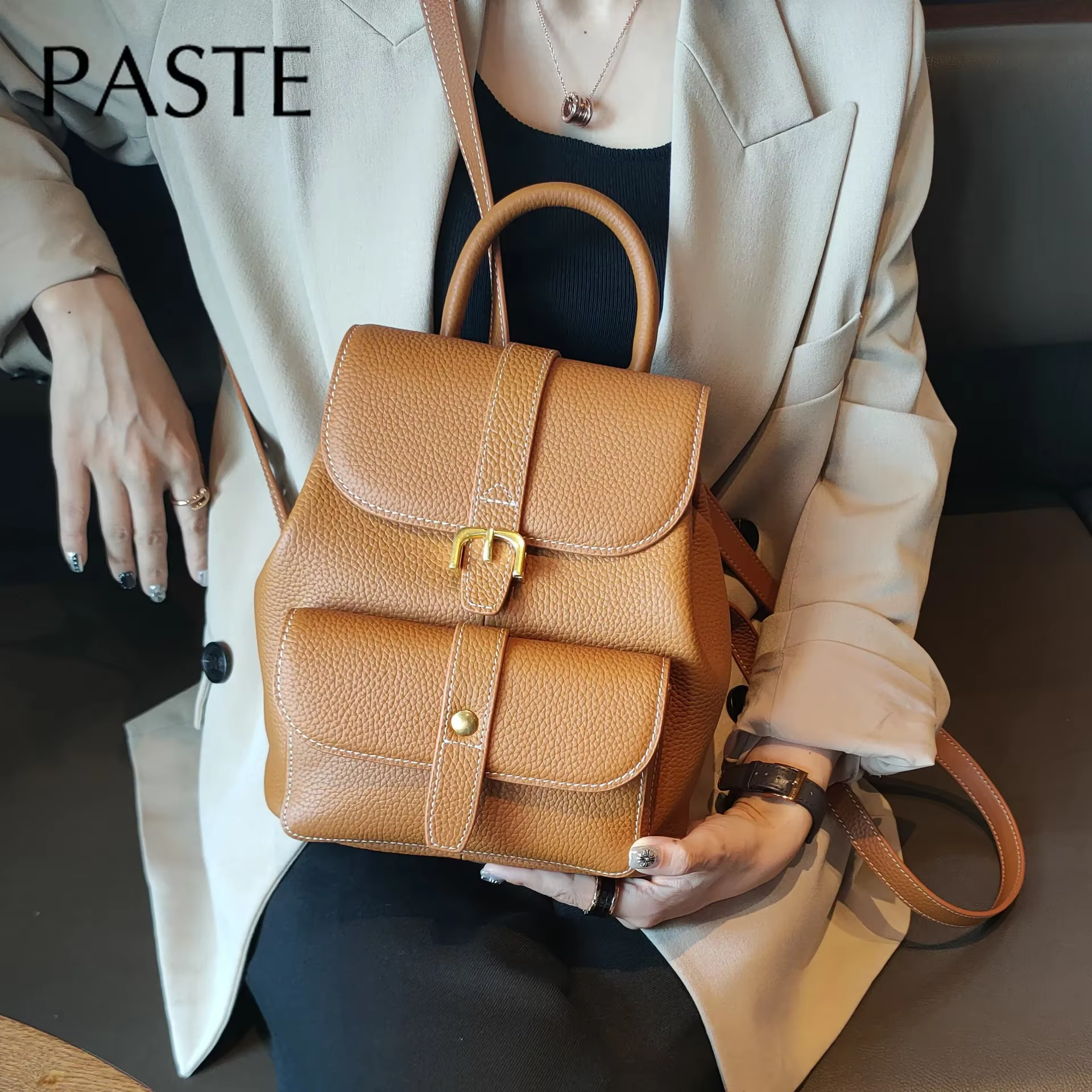 Sac à dos en cuir naturel fait à la main de luxe pour femmes